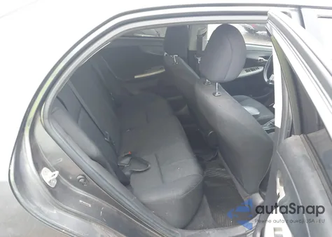 2010 Toyota Corolla S z USA, uszkodzony, nr VIN 2T1BU4EE4AC425074